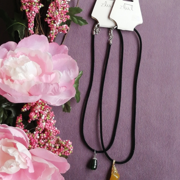 2 Black Velvet & Polished Stone Choker Necklaces - Picture 3 of 4